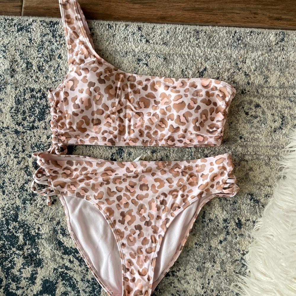 GB pink cheetah bikini.